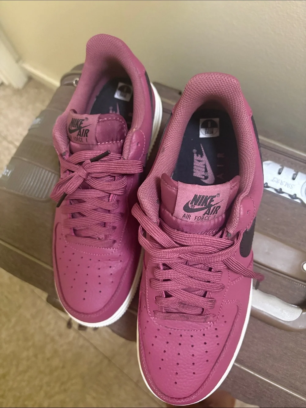 Nike youth low